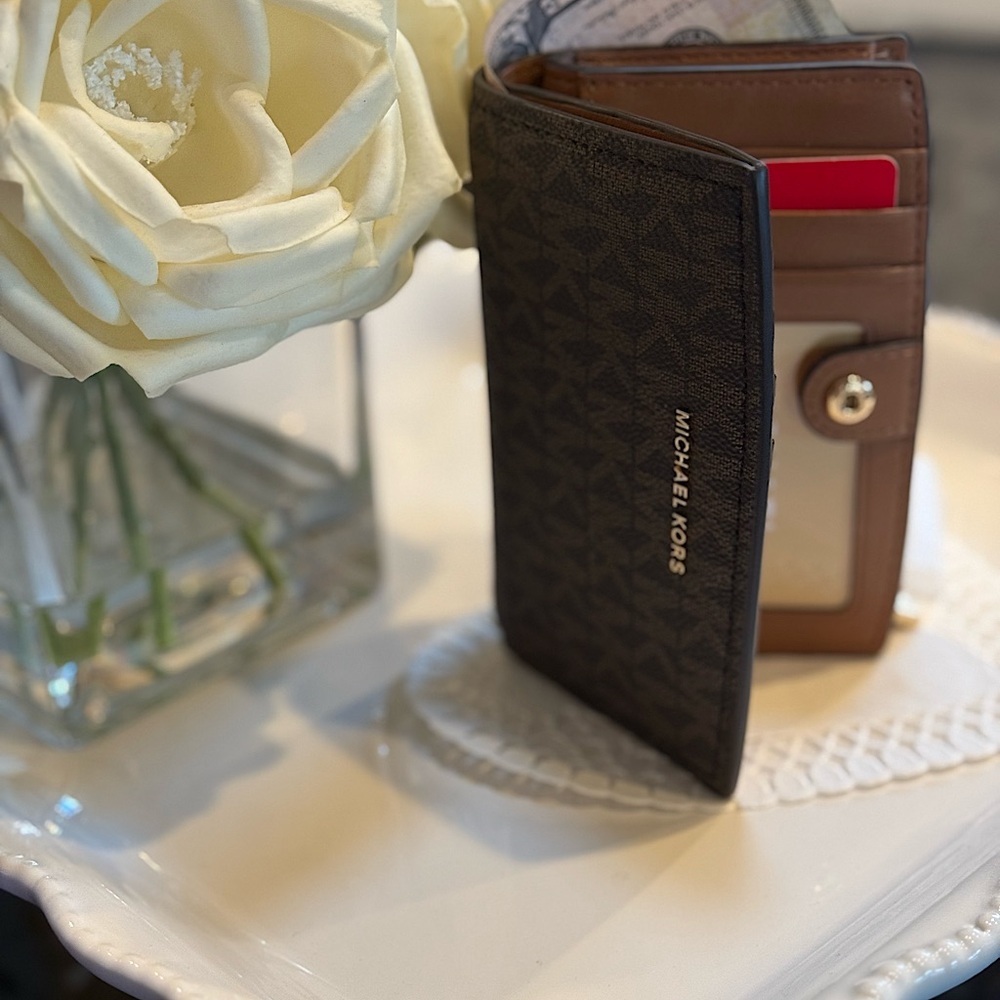 Brand New MICHAEL Michael Kors Bryant Wallet
